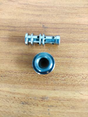 Servicio de mecanizado CNC de precisión de conector de acero inoxidable